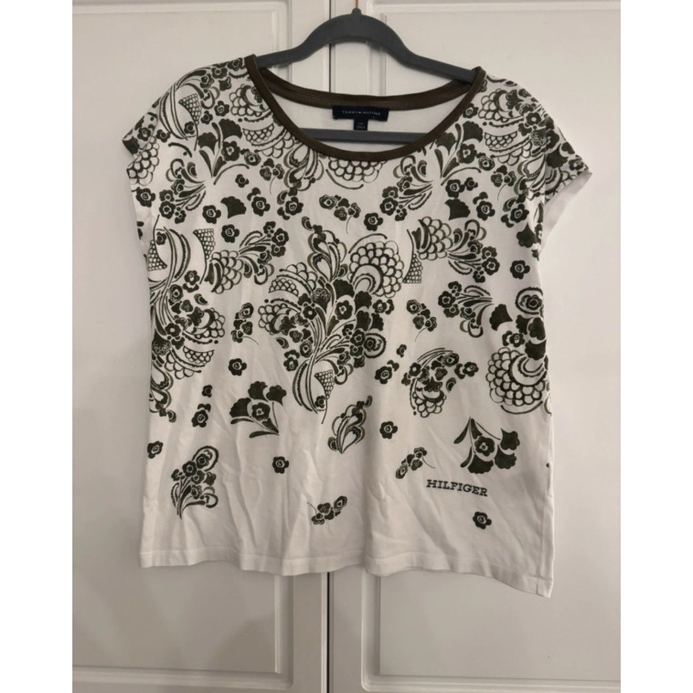 Tommy‎ Hilfiger Scoop Neck Short Sleeve Tee Green Flowers Size Large EUC